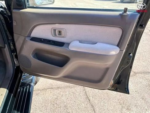 Used 2001 Toyota 4Runner SR5 AWD/4WD image 17