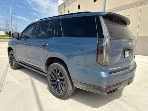 Used 2025 Cadillac Escalade Sport Platinum w/ LPO, Floor Liner Package AWD/4WD image 7