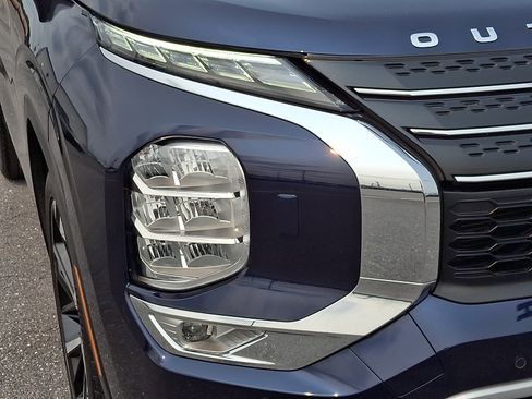 Used 2023 Mitsubishi Outlander SE AWD/4WD image 9