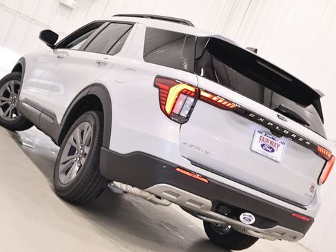 New 2026 Ford Explorer Active AWD/4WD image 37
