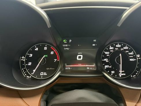 Used 2017 Alfa Romeo Giulia Ti w/ TI 19" Sport Package RWD image 18