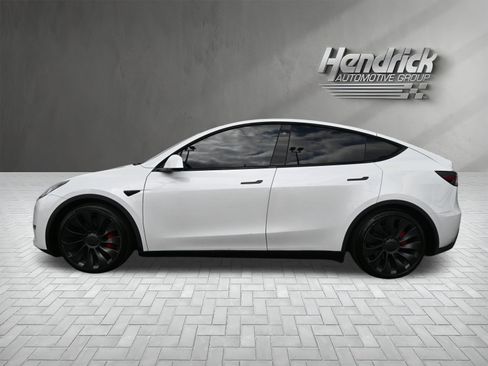 Used 2022 Tesla Model Y Performance AWD/4WD image 7