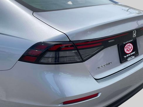 Used 2023 Honda Accord LX image 11