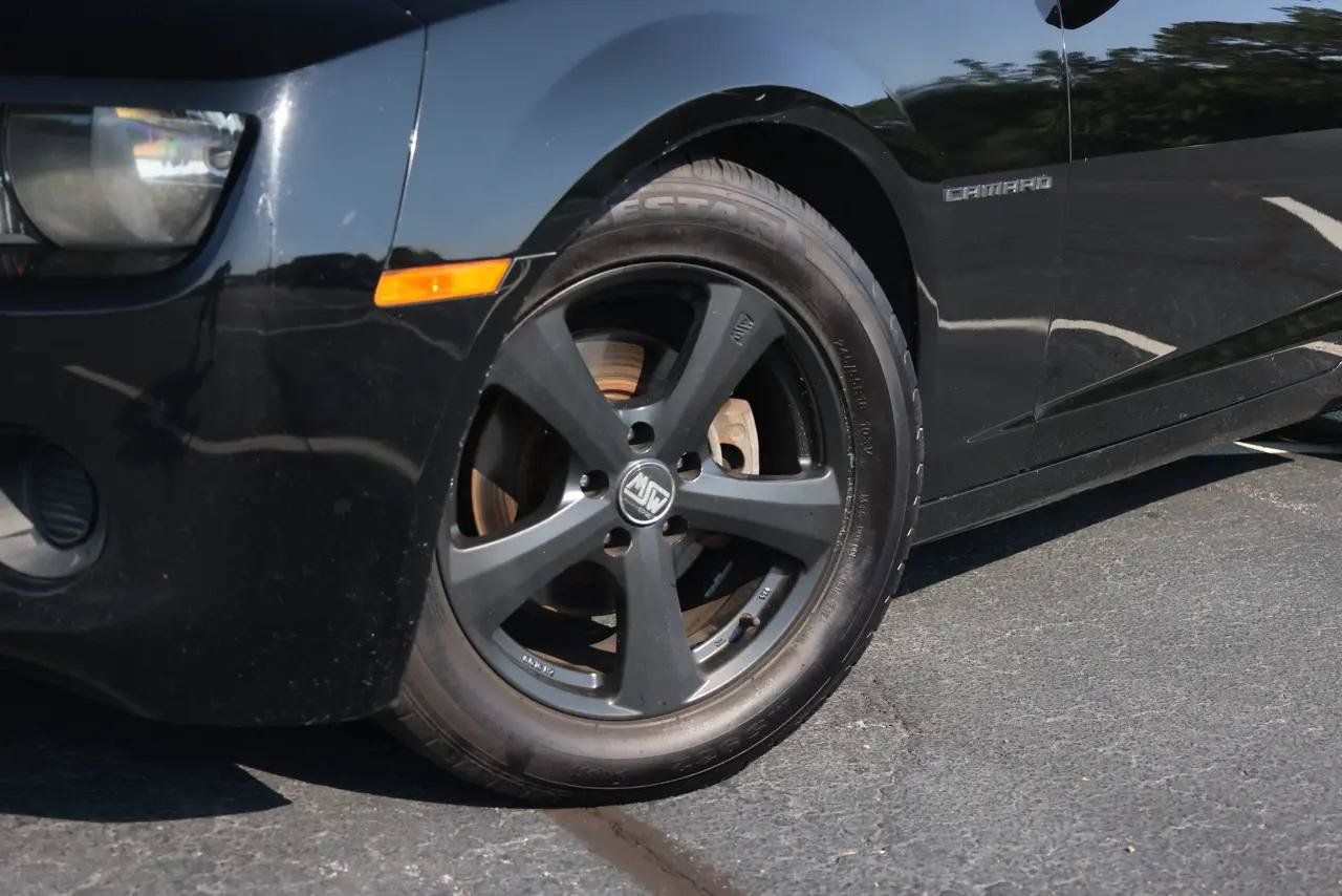 Used 2013 Chevrolet Camaro LS RWD image 24