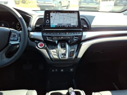 Used 2025 Honda Odyssey Touring image 14