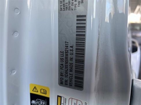 Used 2021 Jeep Wrangler Unlimited Sahara image 33