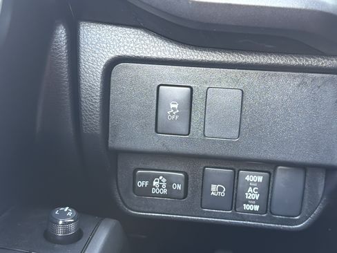 Used 2023 Toyota Tacoma TRD Off-Road w/ Black Out Package (TMS) AWD/4WD image 31