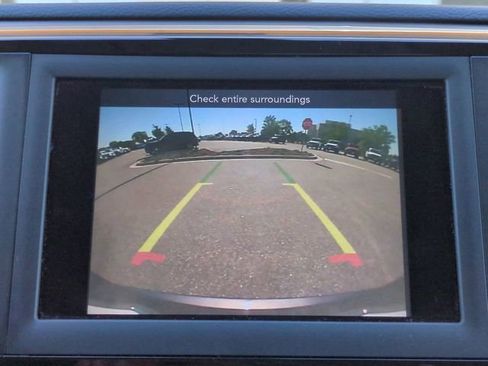 Used 2019 Chrysler Pacifica Touring-L FWD image 19
