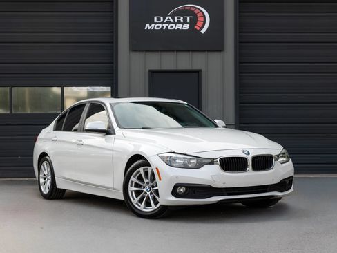 Used 2017 BMW 320i xDrive Sedan AWD/4WD image 1