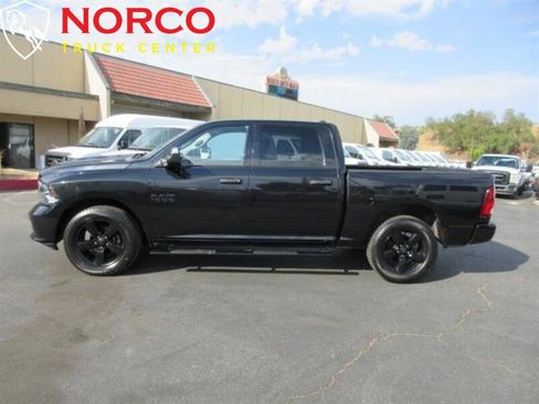 Used 2017 RAM 1500 Express w/ Black Ram 1500 Express Group image 5