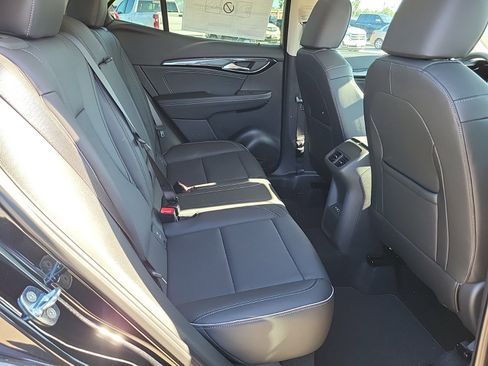 Used 2023 Buick Envision Essence image 11