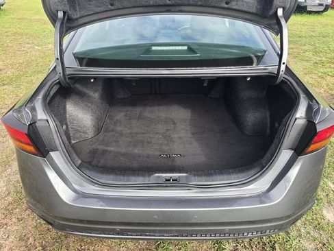 Used 2024 Nissan Altima 2.5 SV FWD image 30