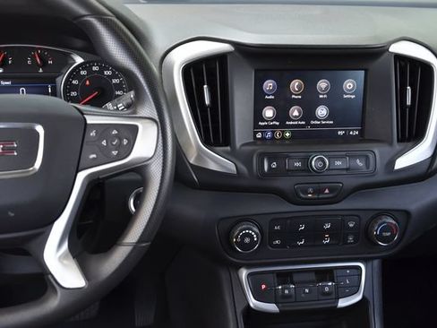 Used 2023 GMC Terrain SLE FWD image 11