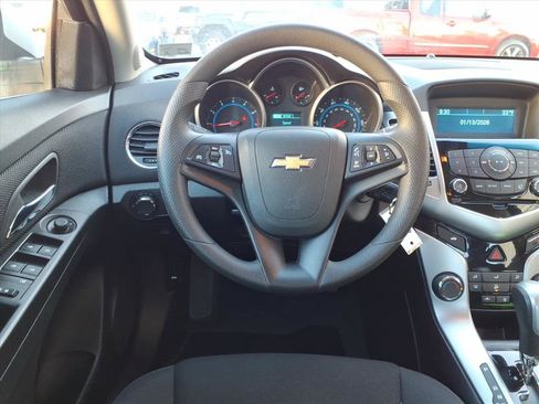 Used 2016 Chevrolet Cruze LT image 5