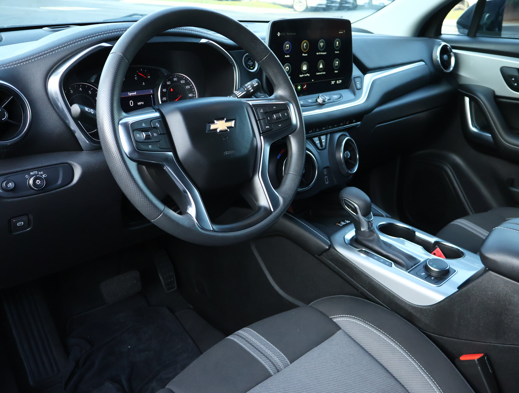 Used 2024 Chevrolet Blazer LT w/ Convenience Package FWD image 3