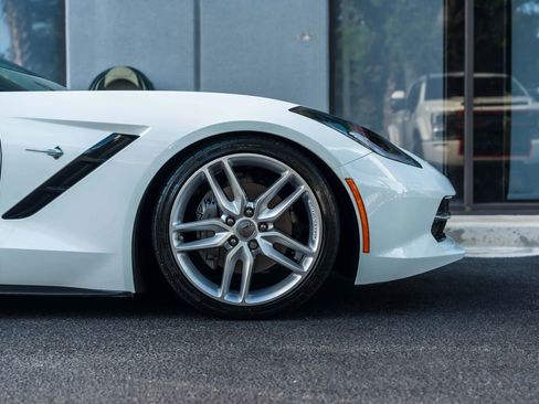 Used 2019 Chevrolet Corvette Stingray Coupe w/ 1LT RWD image 13