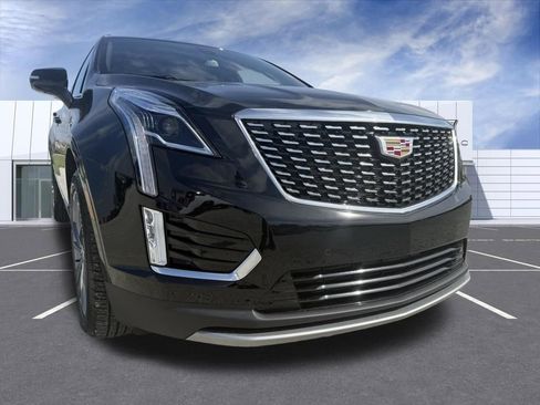 Certified 2025 Cadillac XT5 Premium Luxury image 8