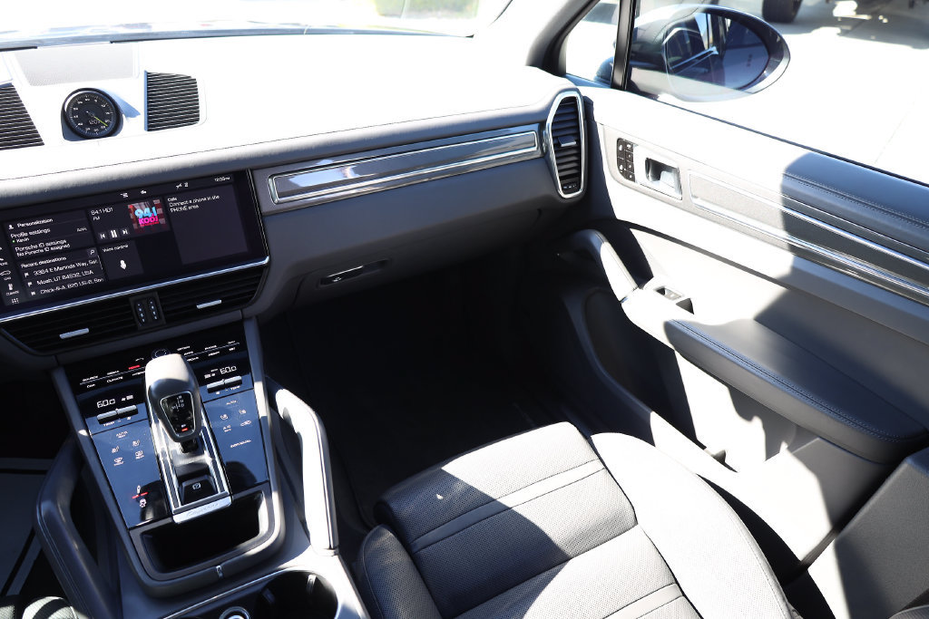 Used 2020 Porsche Cayenne E-Hybrid AWD/4WD image 24
