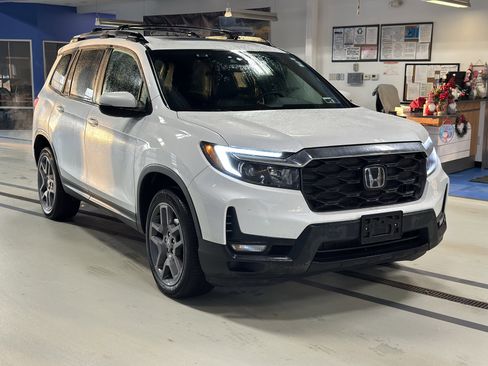 Used 2023 Honda Passport EX-L image 3