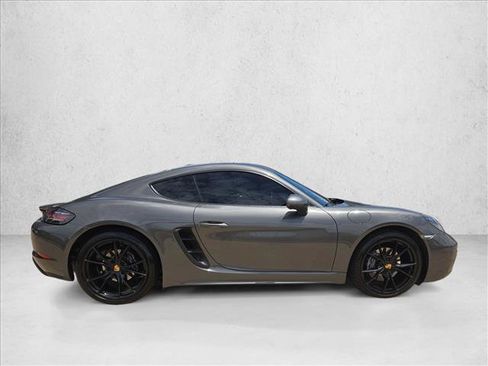 Used 2017 Porsche 718 Cayman RWD image 4