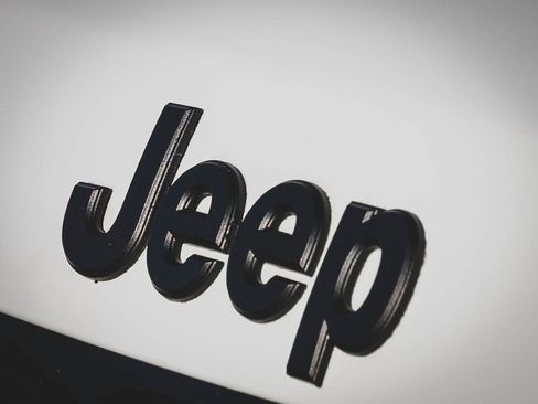 Used 2017 Jeep Grand Cherokee Limited 75th Anniversary image 23