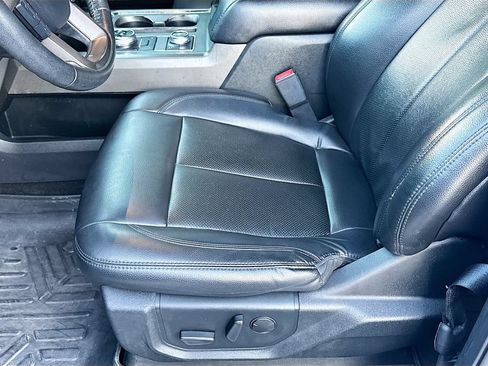 Used 2020 Ford Expedition XLT w/ Equipment Group 201A AWD/4WD image 21