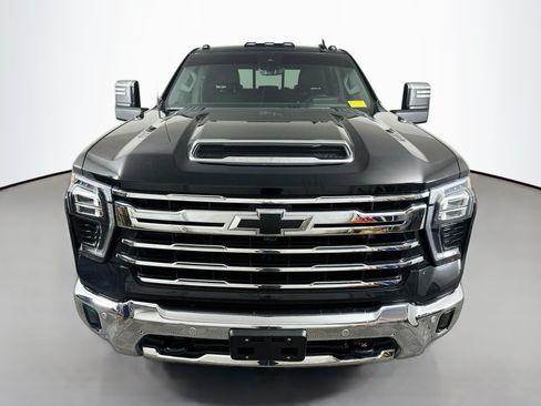 Used 2024 Chevrolet Silverado 2500 LTZ w/ LTZ Premium Package AWD/4WD image 2