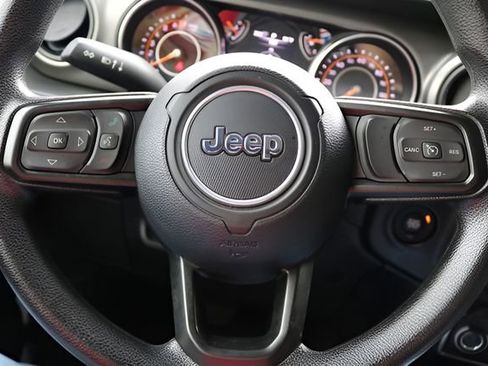 Used 2022 Jeep Gladiator Sport image 19