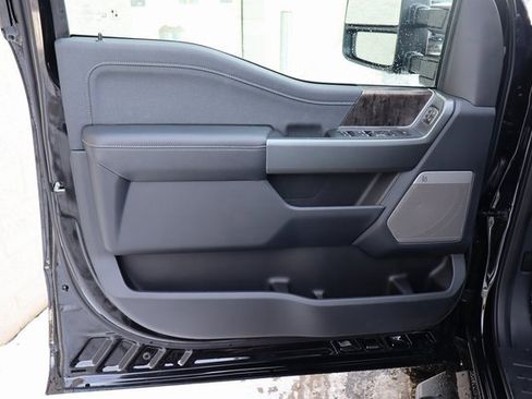 New 2026 Ford F250 Lariat w/ Chrome Package image 25