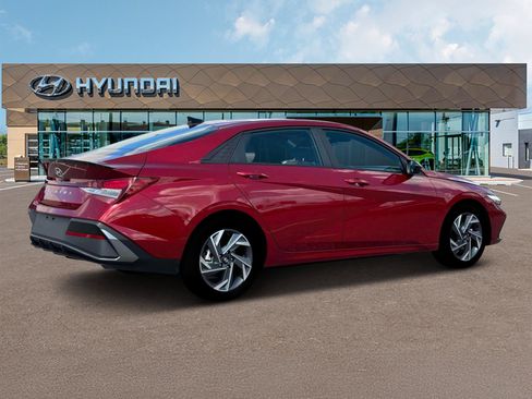 Certified 2025 Hyundai Elantra Sport FWD image 8