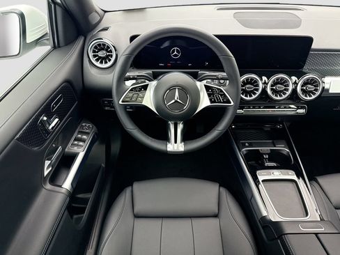 Used 2026 Mercedes-Benz GLB 250 4MATIC image 10