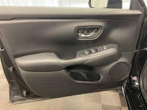 Used 2024 Honda HR-V EX-L image 10