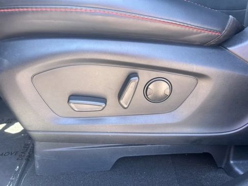 Used 2025 Ford Explorer ST-Line w/ ST-Line Street Pack AWD/4WD image 16