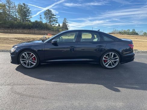 Used 2021 Audi S6 Premium Plus w/ S Sport Package image 2