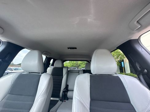 Used 2025 Mitsubishi Outlander SE FWD image 31