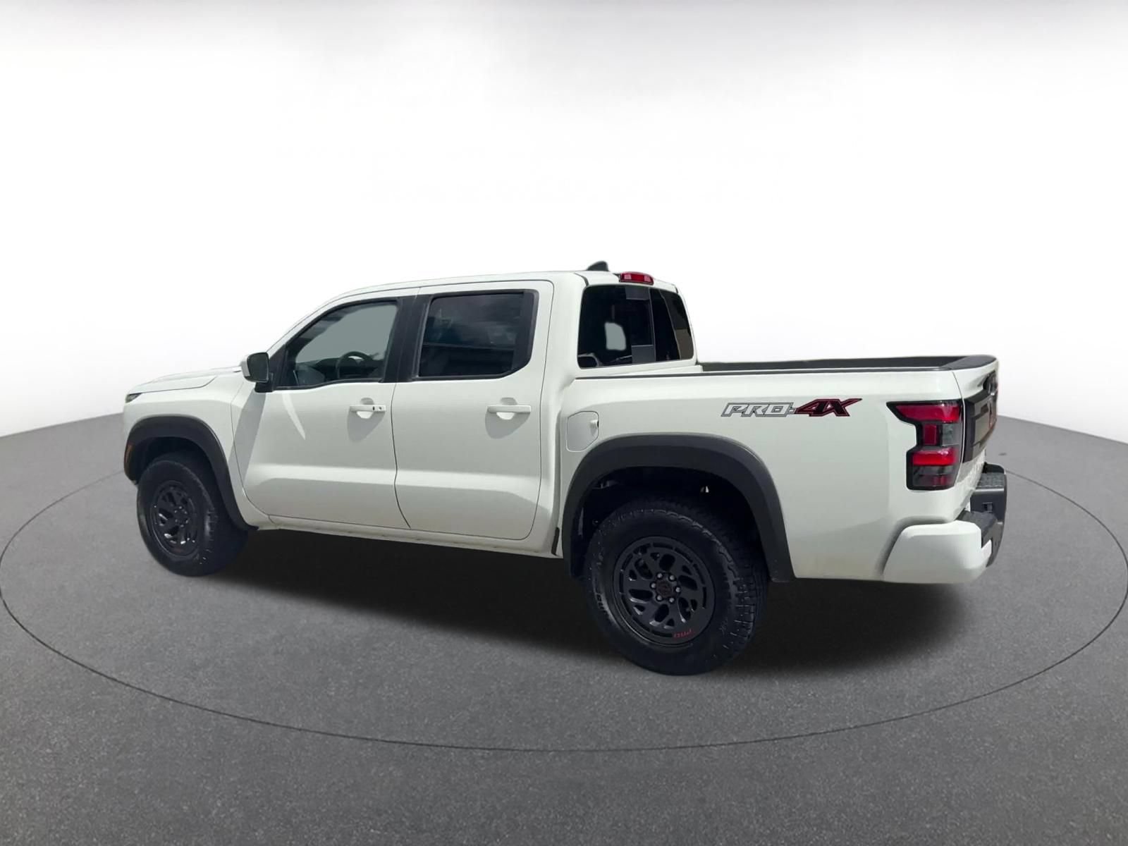 Used 2026 Nissan Frontier PRO-4X AWD/4WD image 8