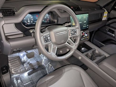 New 2026 Land Rover Defender 110 X-Dynamic SE AWD/4WD image 16