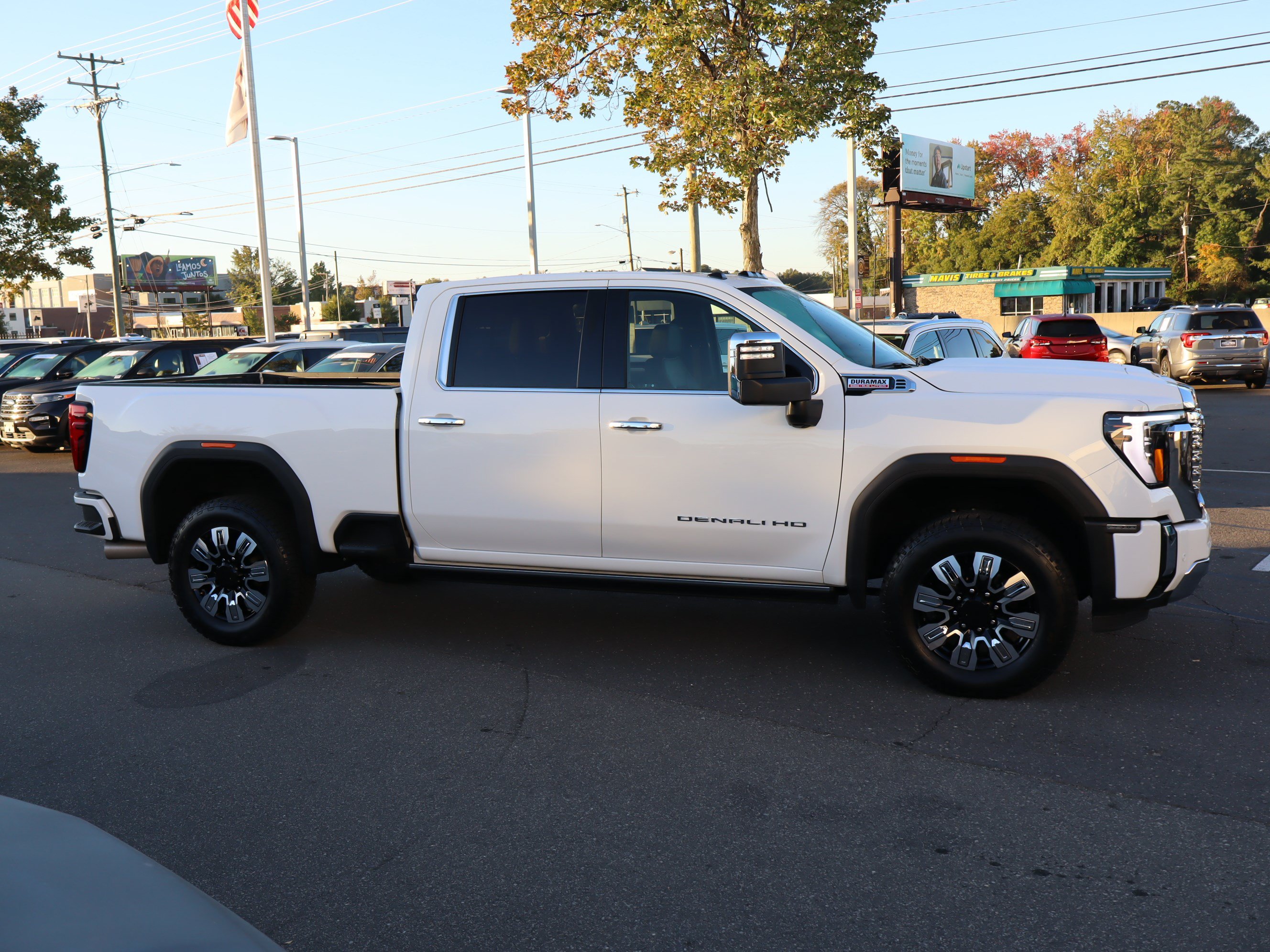 Used 2025 GMC Sierra 2500 Denali w/ Denali Reserve Package AWD/4WD image 11