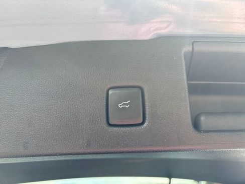 Used 2025 Ford Escape Platinum AWD/4WD image 23