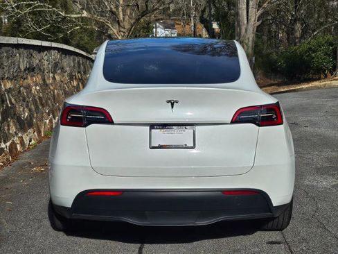 Used 2025 Tesla Model Y Long Range image 8