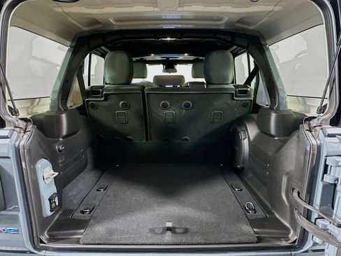 Used 2024 Jeep Wrangler Unlimited AWD/4WD image 26
