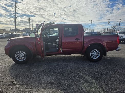 Used 2018 Nissan Frontier SV image 8