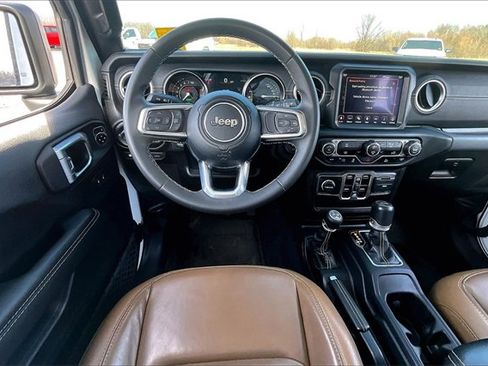 Used 2023 Jeep Wrangler Unlimited Sahara image 8