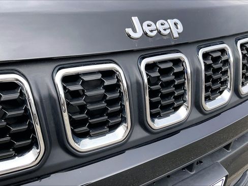Certified 2025 Jeep Compass Latitude AWD/4WD image 25