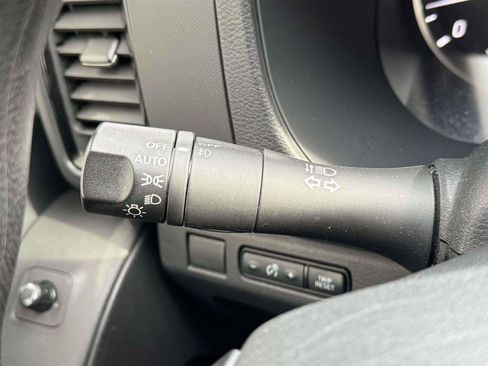 Used 2023 Nissan Frontier SV w/ Midnight Edition Package image 22