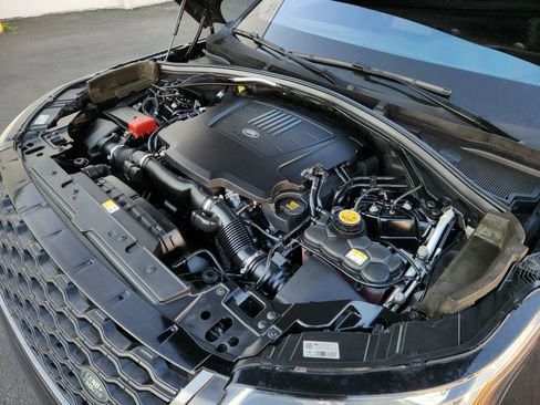 Used 2018 Land Rover Range Rover Velar R-Dynamic SE image 23