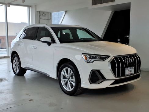 Used 2023 Audi Q3 2.0T Premium AWD/4WD image 3