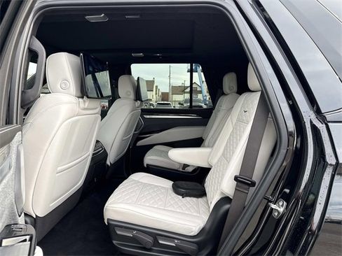 Used 2025 Cadillac Escalade V w/ LPO, ONYX Package image 13