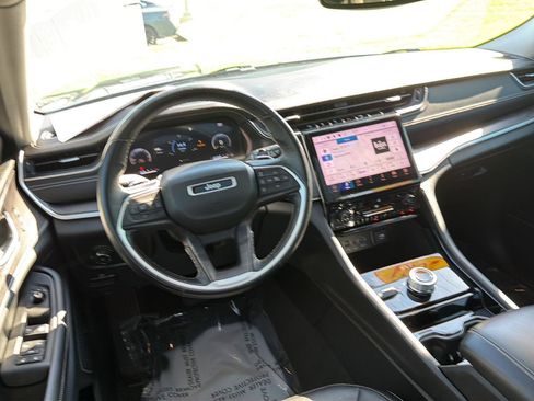 Used 2021 Jeep Grand Cherokee L Limited AWD/4WD image 19