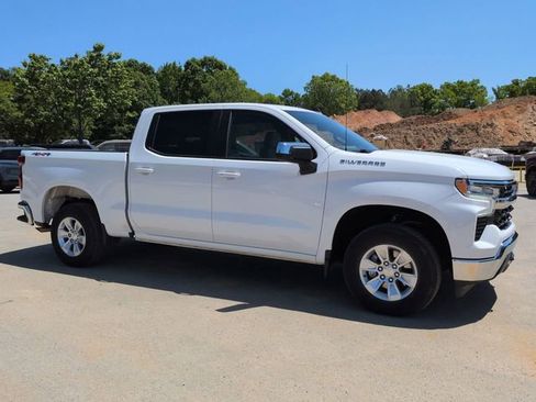Used 2025 Chevrolet Silverado 1500 LT AWD/4WD image 2